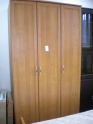 Шкаф трёхдверный
